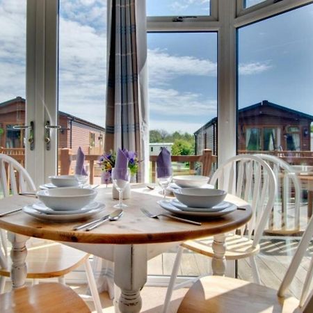 Stunning 3-Bed Hot Tub Lodge Northumberland Felton  Luaran gambar